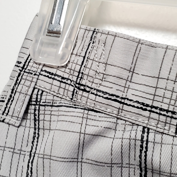 VOLCOM Corpo Class Shorts Men Size 33 Black/Light Grey Stripe - Picture 3 of 13